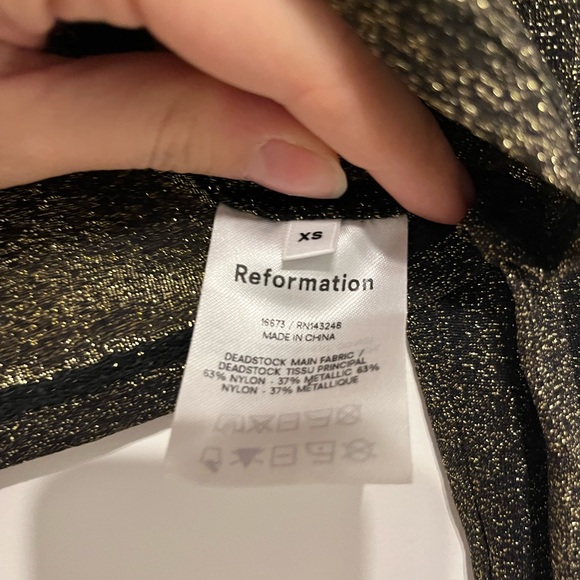 Reformation gold sparkly crop top - Picture 3 of 6